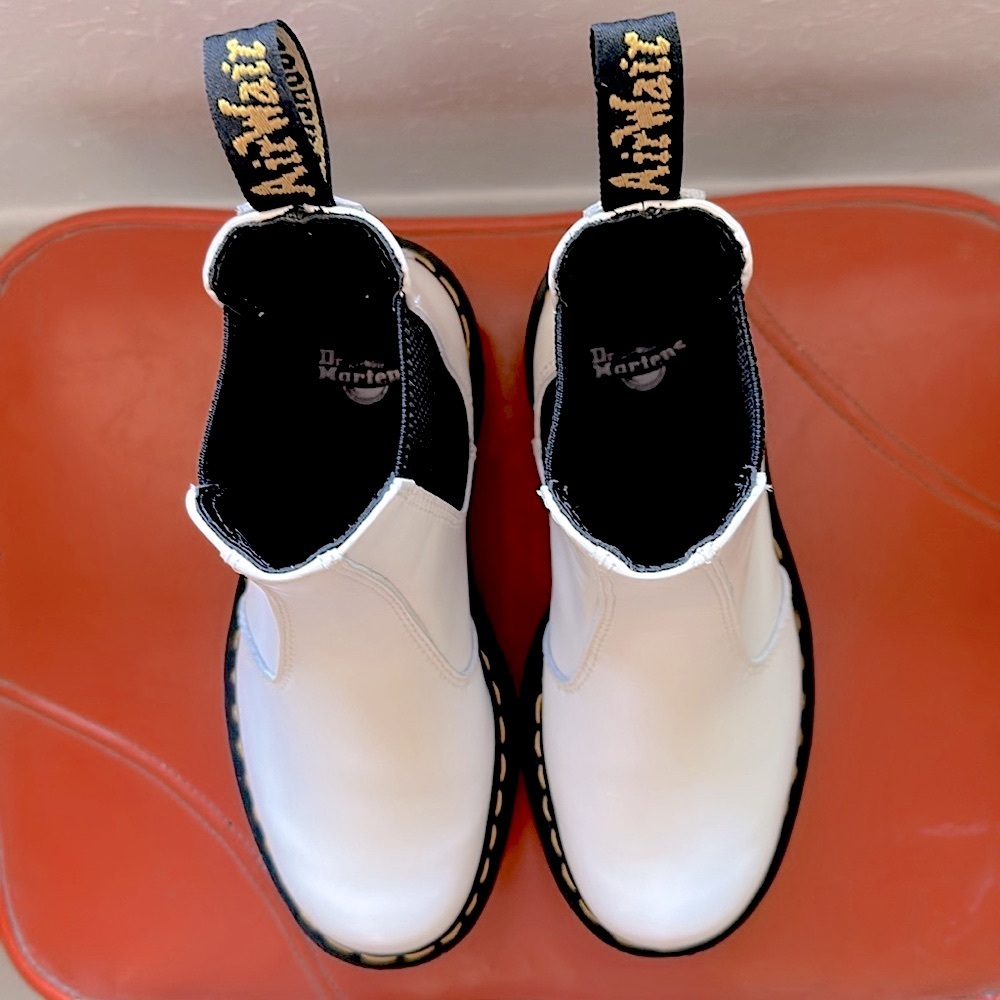 Dr Martens 2976 Smooth Leather Platform Quad Chelsea Boots in White unisex - Picture 16 of 16